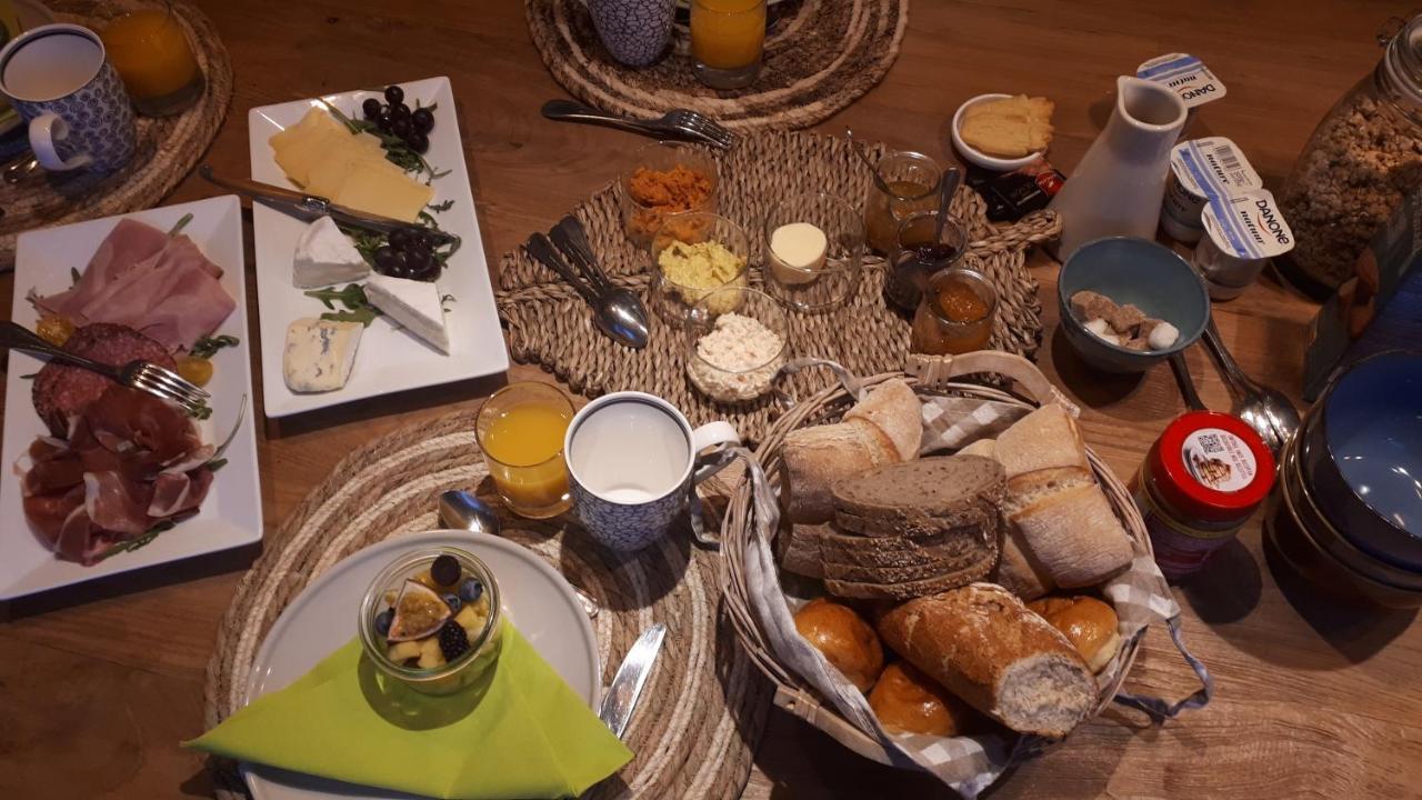 At Number 1 Bed & Breakfast Rumst Екстериор снимка